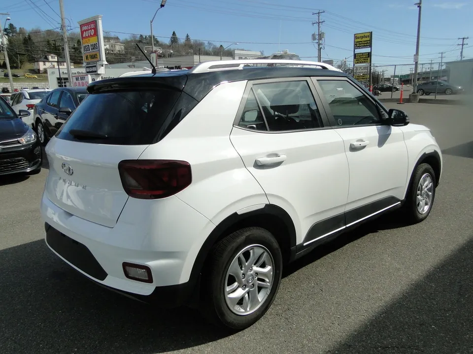 Hyundai Venue 2025 photo 2