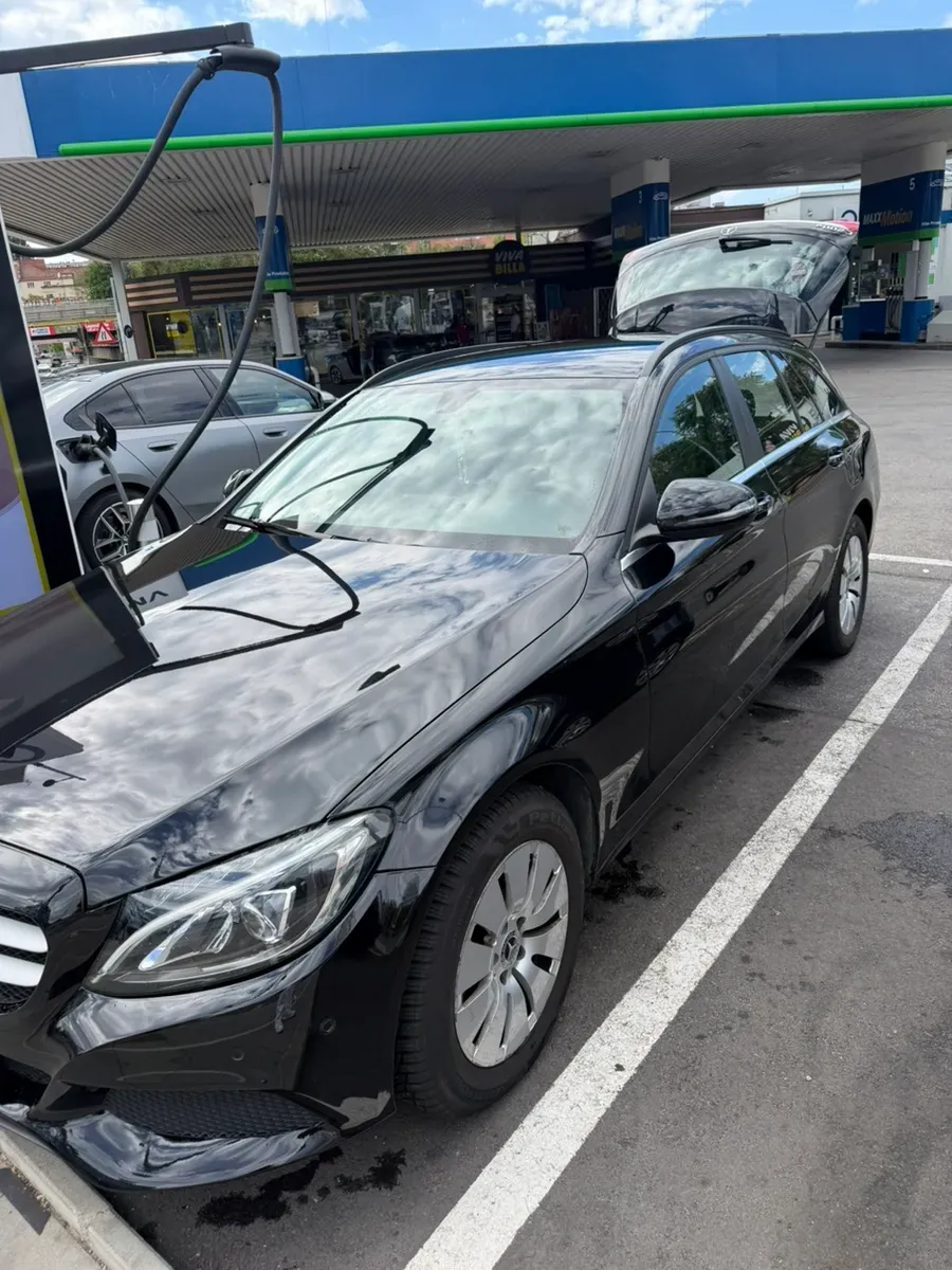 Mercedes-Benz C-Class 2018 photo 2