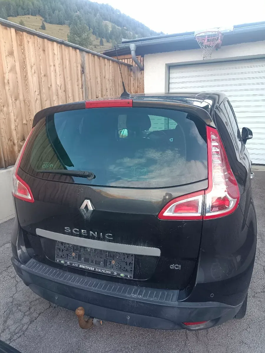 Renault Megane Scenic 2009 photo 2