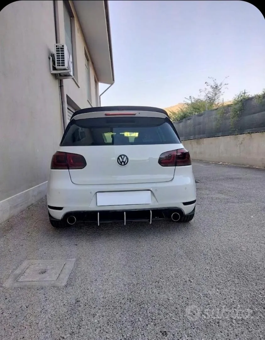 Volkswagen Golf 2011 photo 2