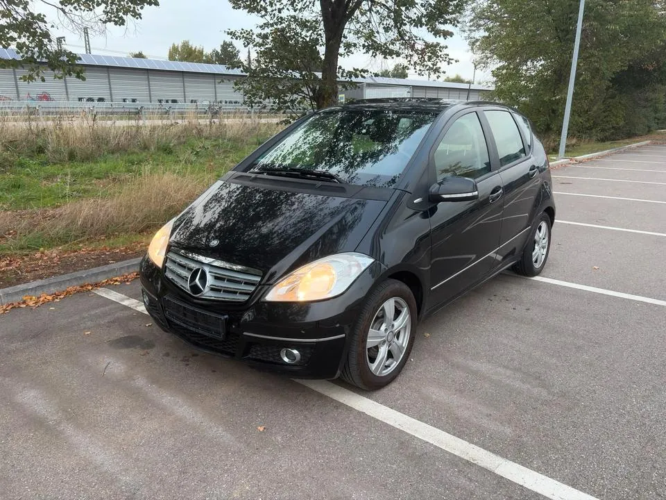 Mercedes-Benz A180