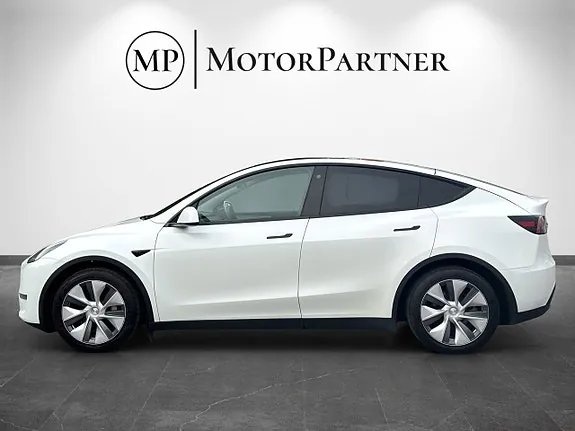 Tesla Model Y 2023 photo 5