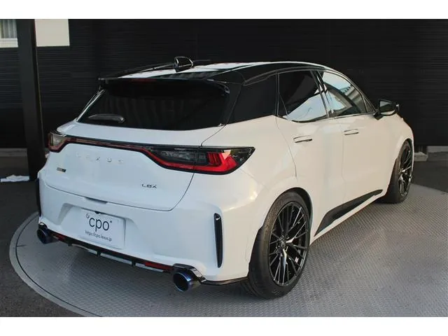 Lexus Lbx 2025 photo 2
