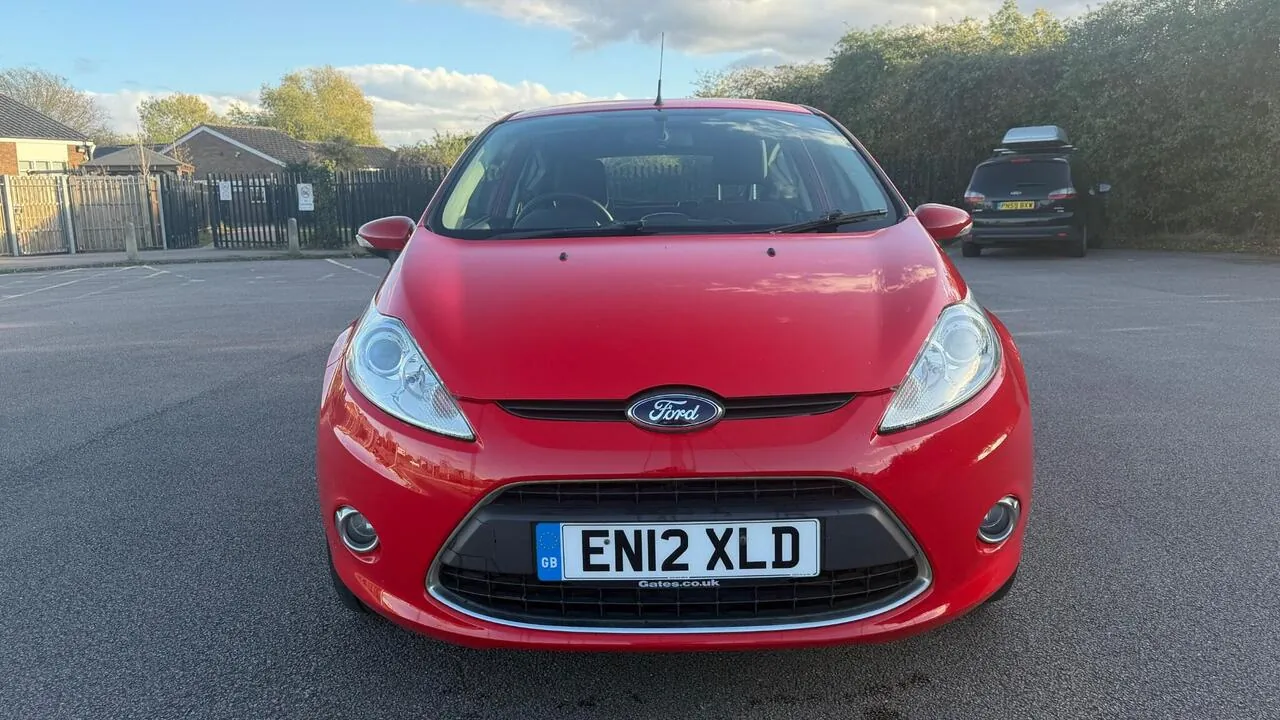 Ford Fiesta 2012 photo 2