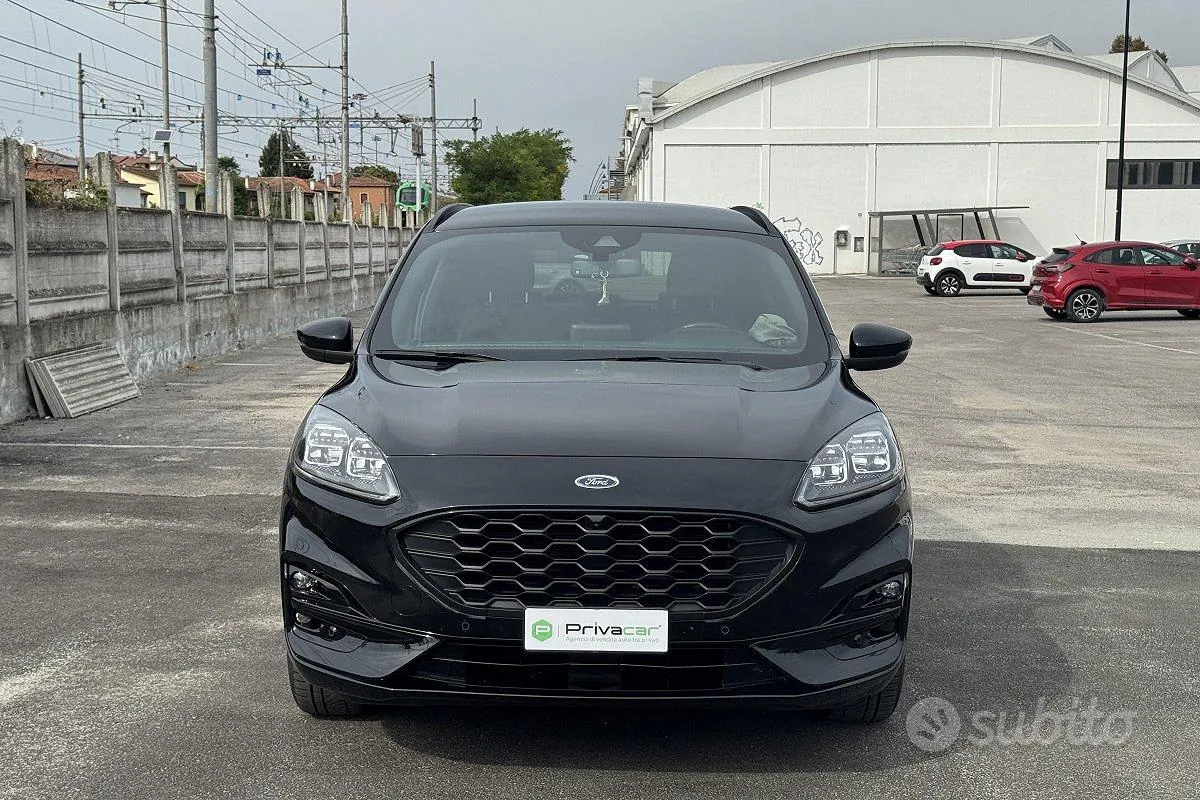 Ford Kuga 2022 photo 2