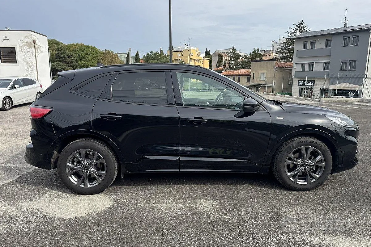 Ford Kuga 2022 photo 4