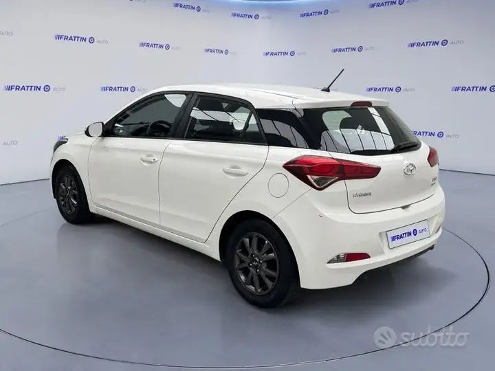 Hyundai I20 2017 photo 2