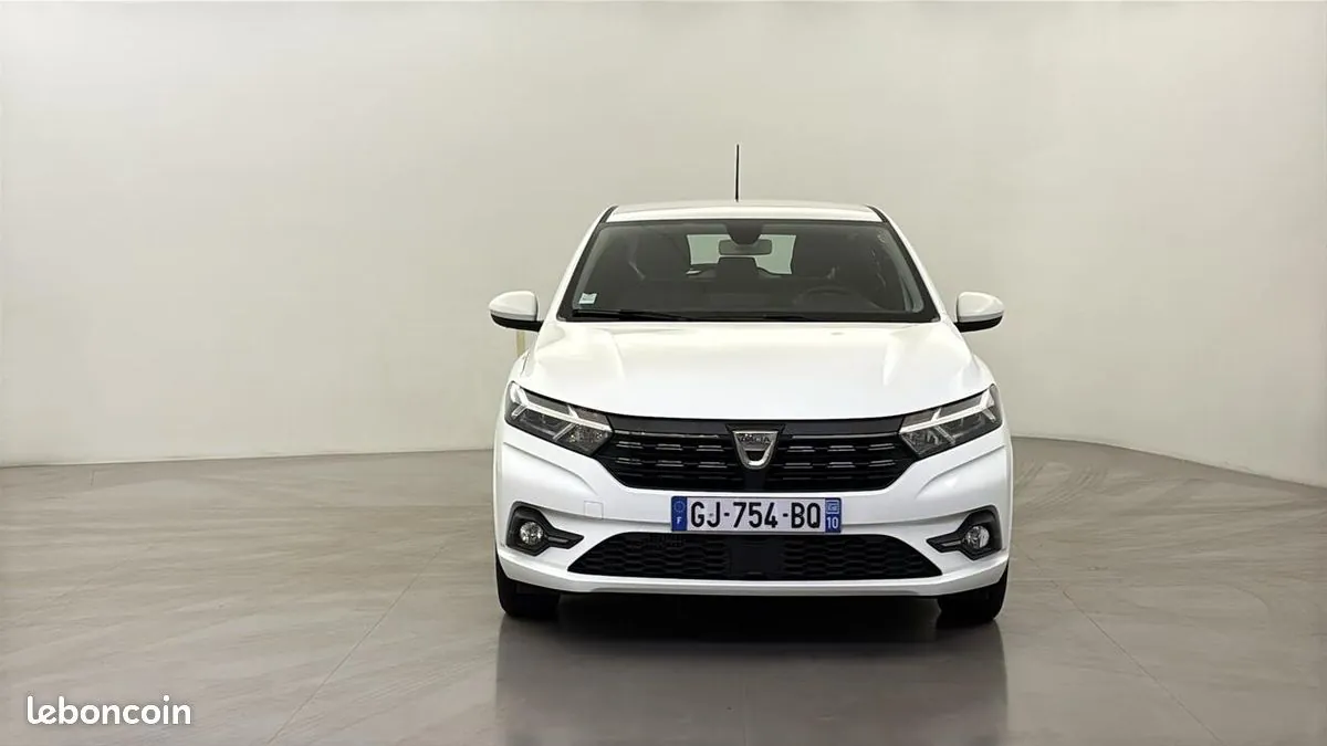Dacia Sandero 2022 photo 2