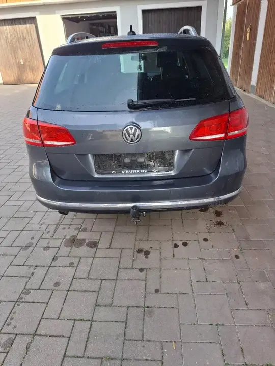 Volkswagen Passat 2011 photo 3
