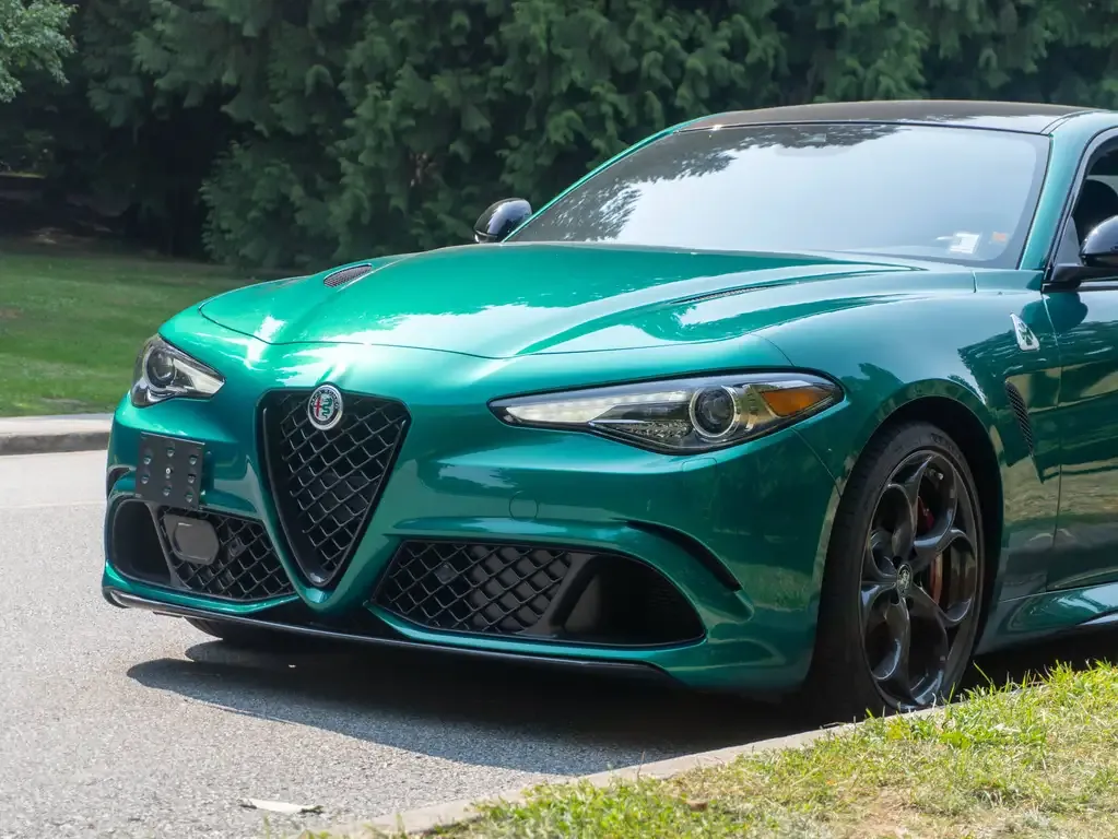 Alfa Romeo Giulia 2023 photo 2