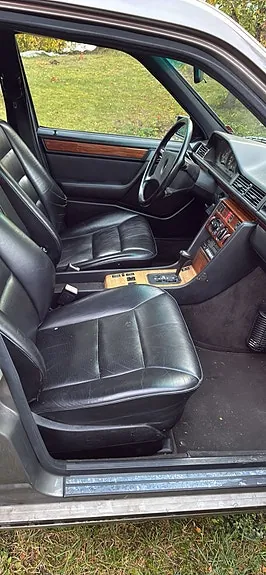 Mercedes-Benz 300 Te-24 1990 photo 4