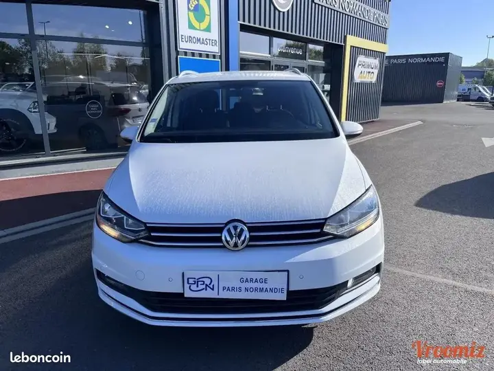 Volkswagen Touran 2017 photo 2