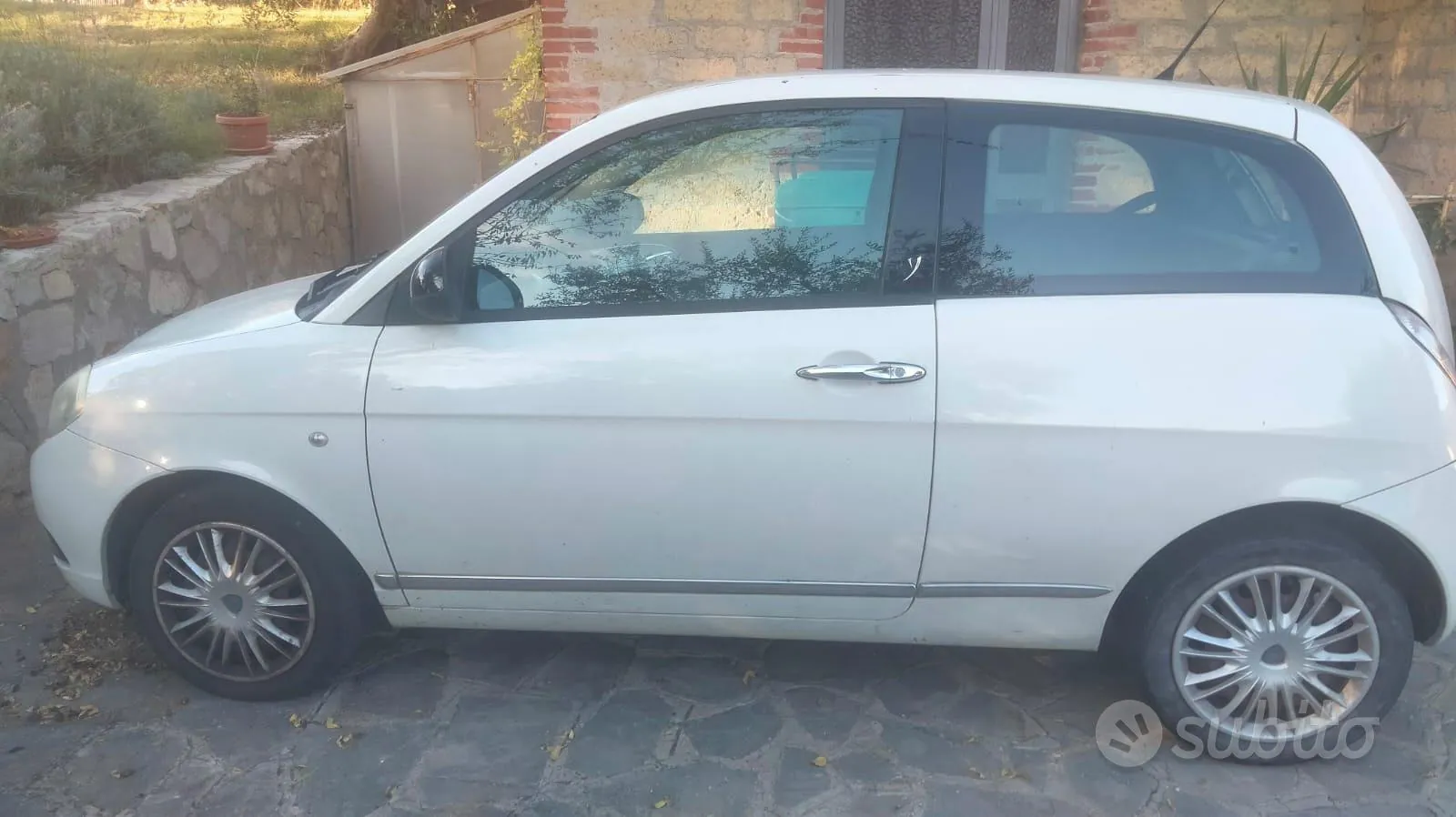 Lancia Ypsilon