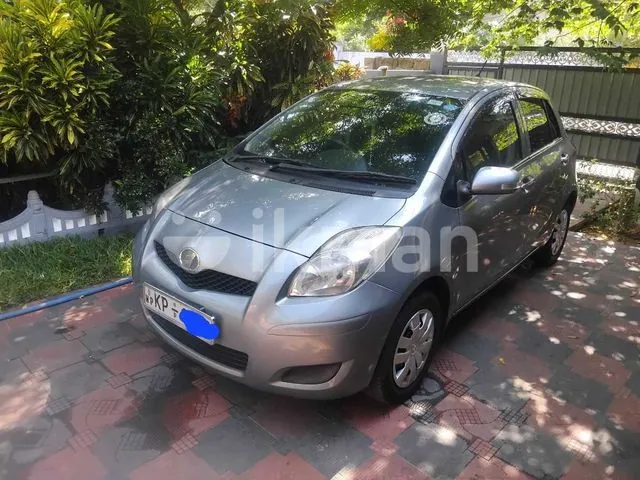 Toyota Vitz 2009 photo 4