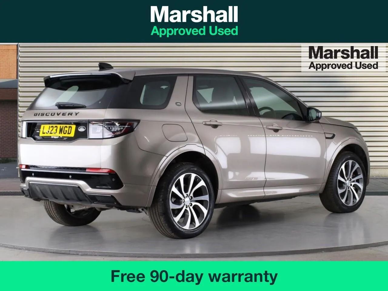 Land Rover Discovery Sport 2023 photo 3