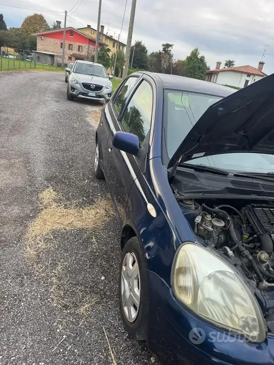 Toyota Yaris 2004 photo 4