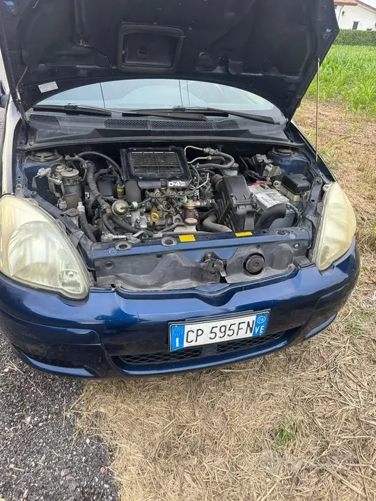 Toyota Yaris 2004 photo 3