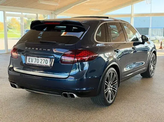 Porsche Cayenne 2012 photo 4