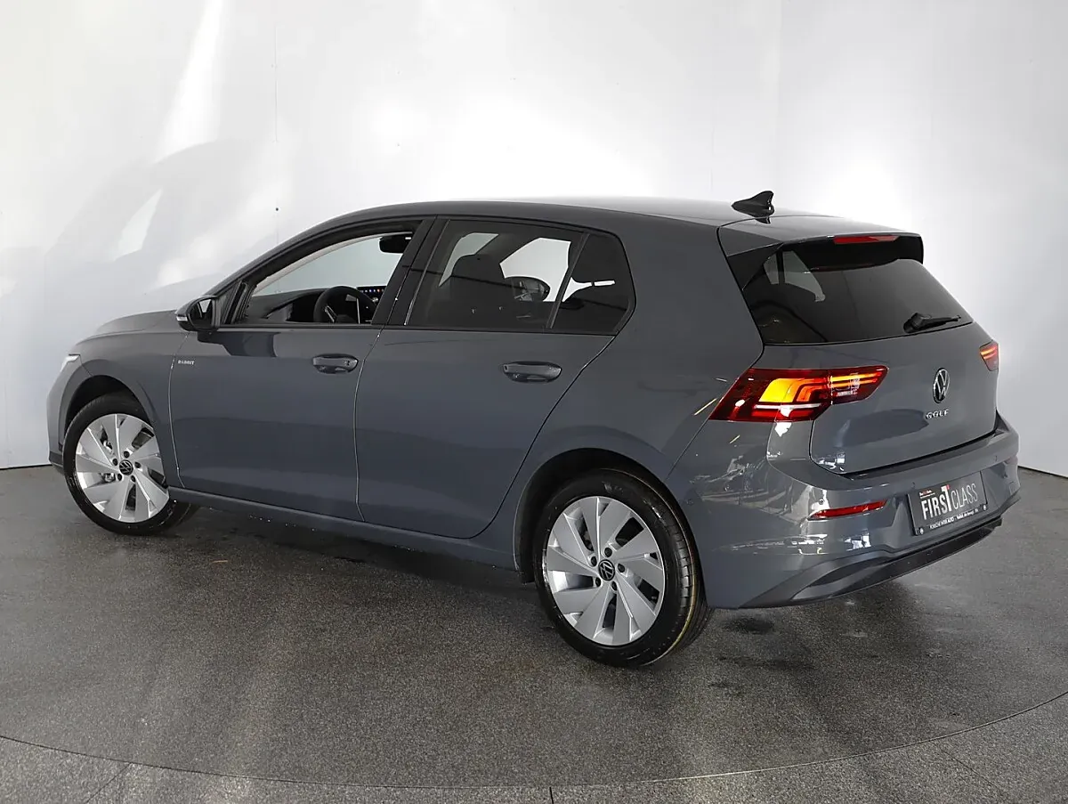 Volkswagen Golf 2026 photo 3