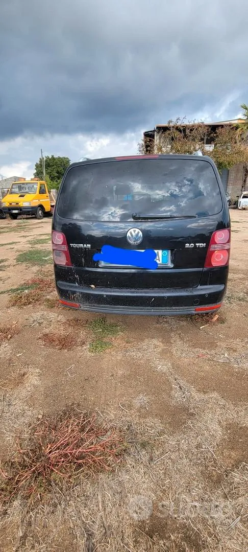 Volkswagen Touran 2009 photo 2