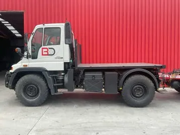 Mercedes-Benz Unimog U300C 2002 photo 2