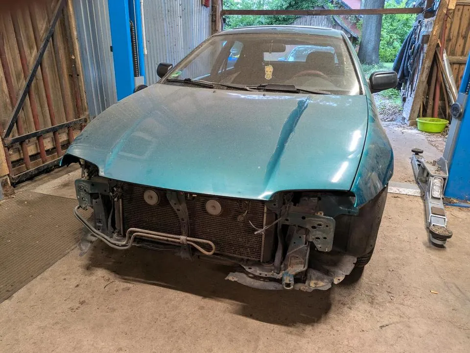 Mazda 323F
