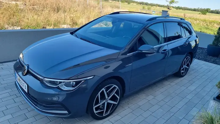 Volkswagen Golf 2022 photo 2