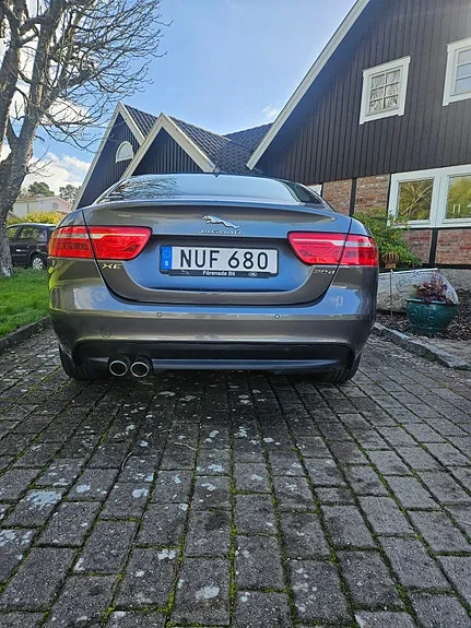 Jaguar Xe 2018 photo 3
