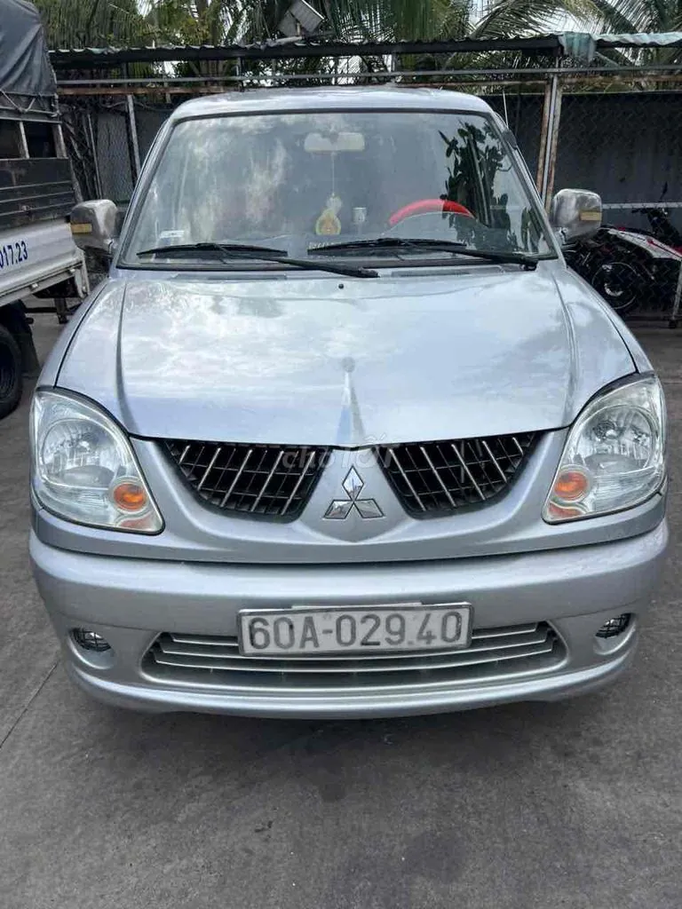 Mitsubishi Jolie