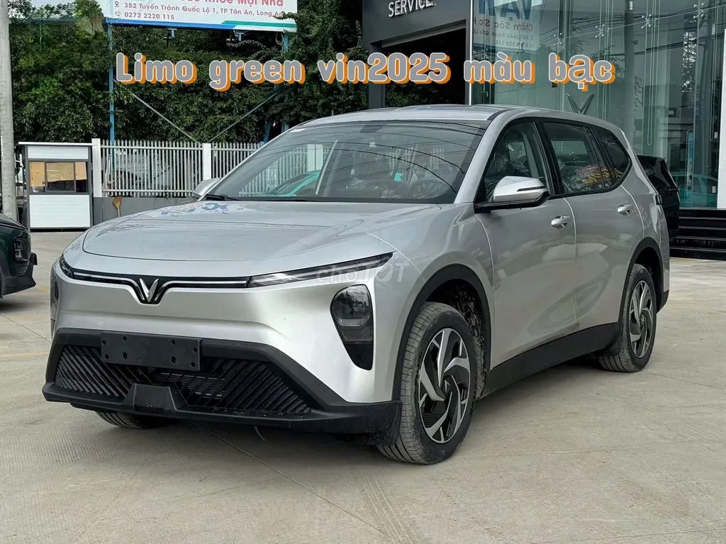 Vinfast Limo Green