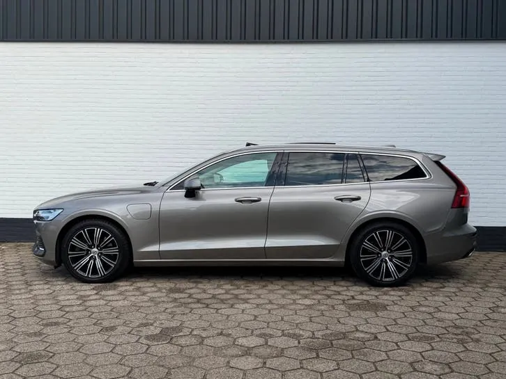 Volvo V60 2020 photo 2