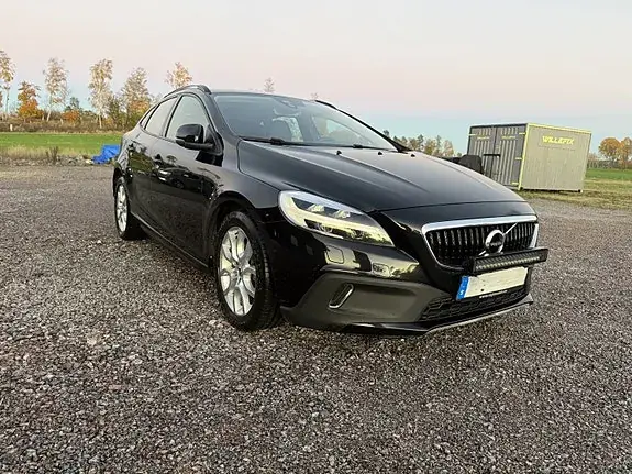 Volvo V40 Cross Country 2018 photo 2