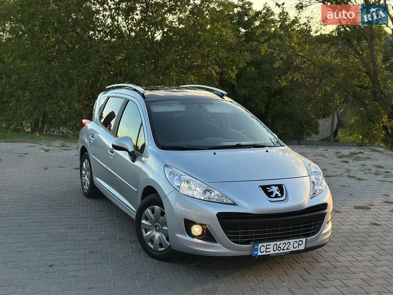 Peugeot 207 2012 photo 3