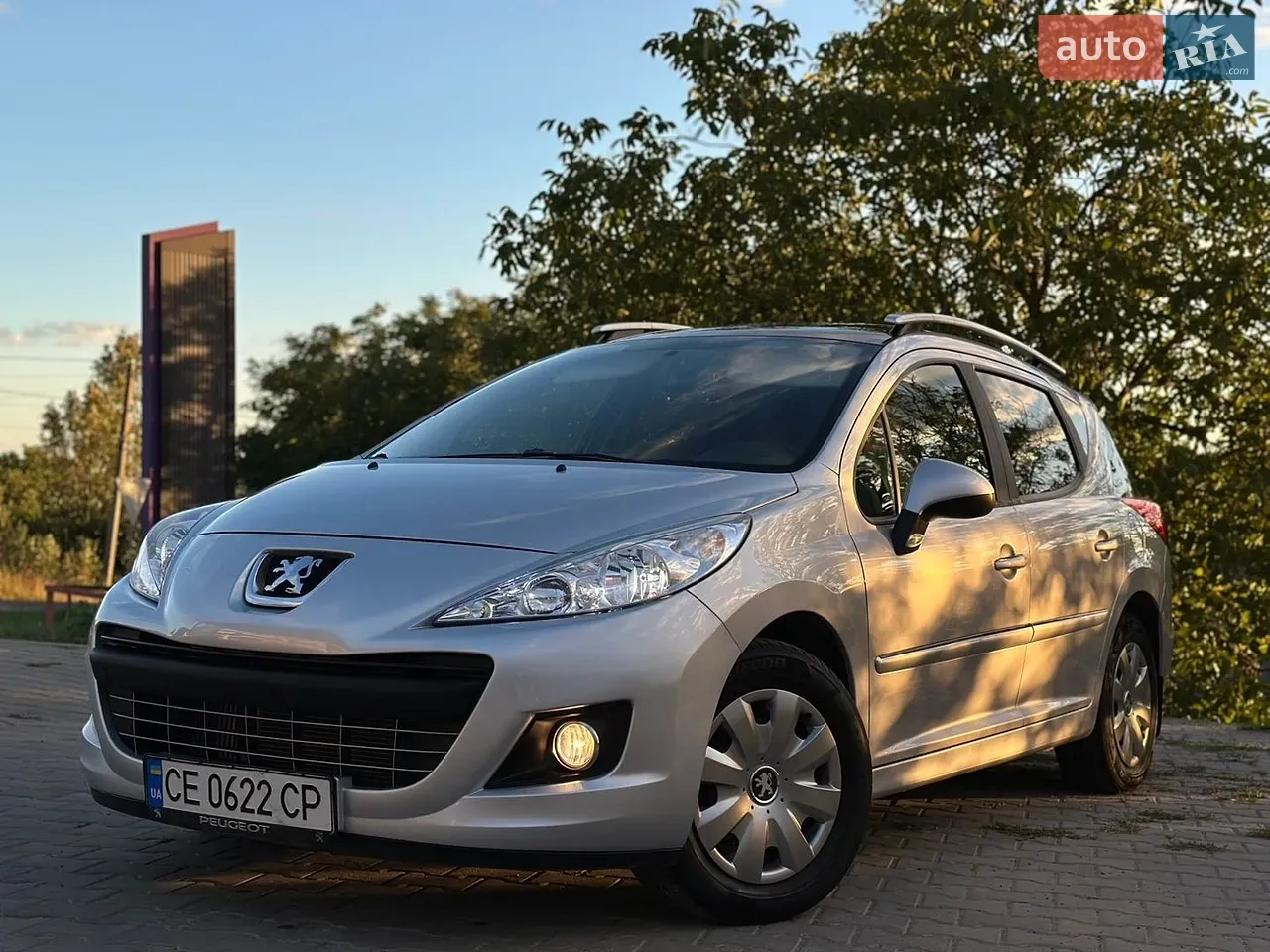 Peugeot 207 2012 photo 4