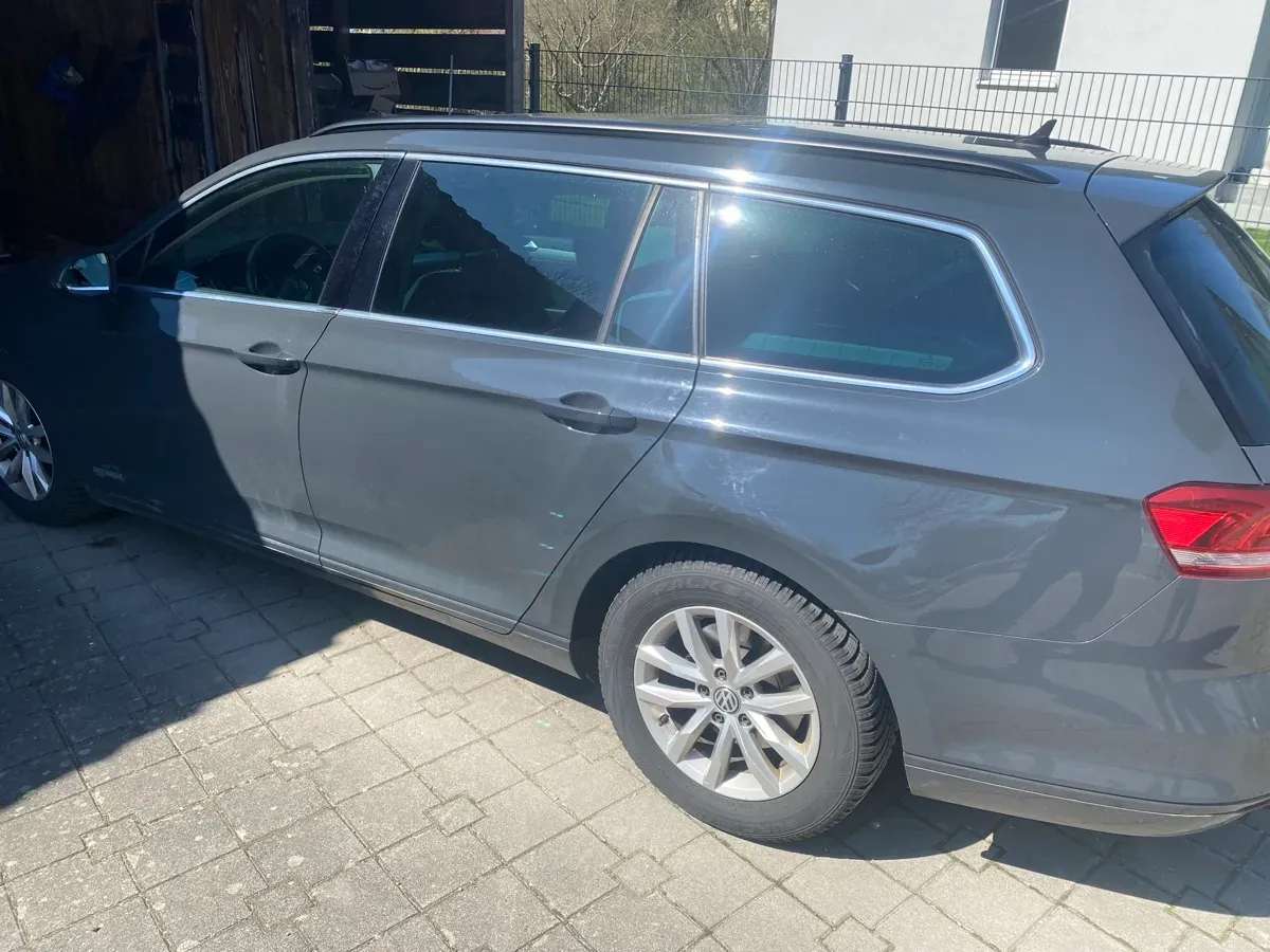Volkswagen Passat 2018 photo 2