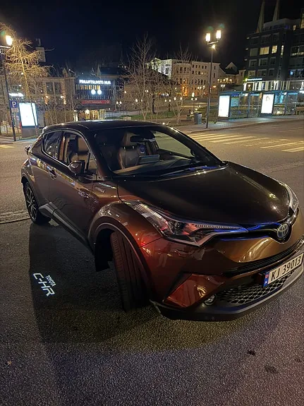 Toyota C-Hr 2018 photo 2