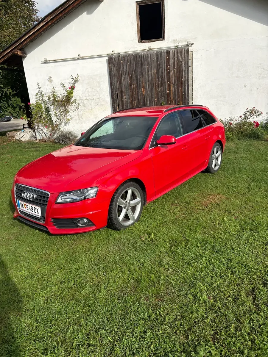 Audi A4 2011 photo 2