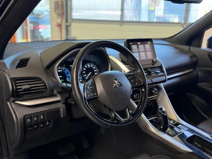 Mitsubishi Eclipse Cross 2022 photo 2