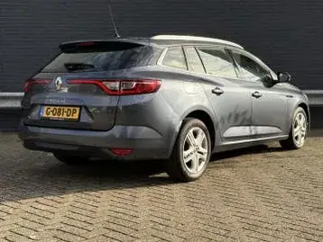 Renault Megane 2018 photo 2