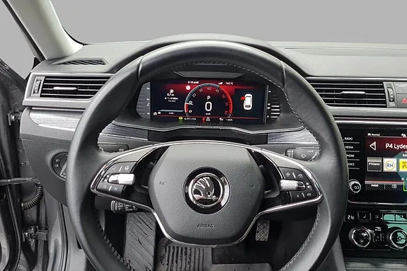 Skoda Superb 2023 photo 5