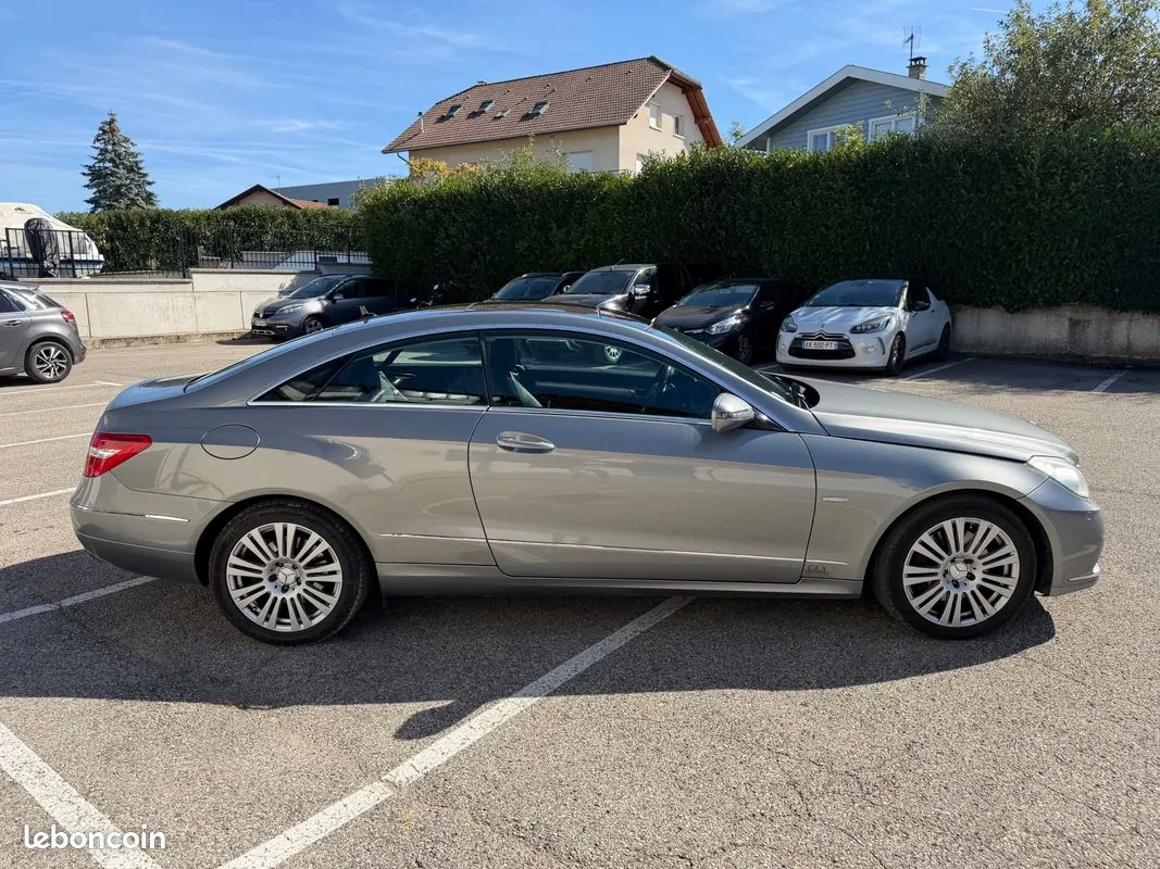 Mercedes-Benz E-Class 2009 photo 4