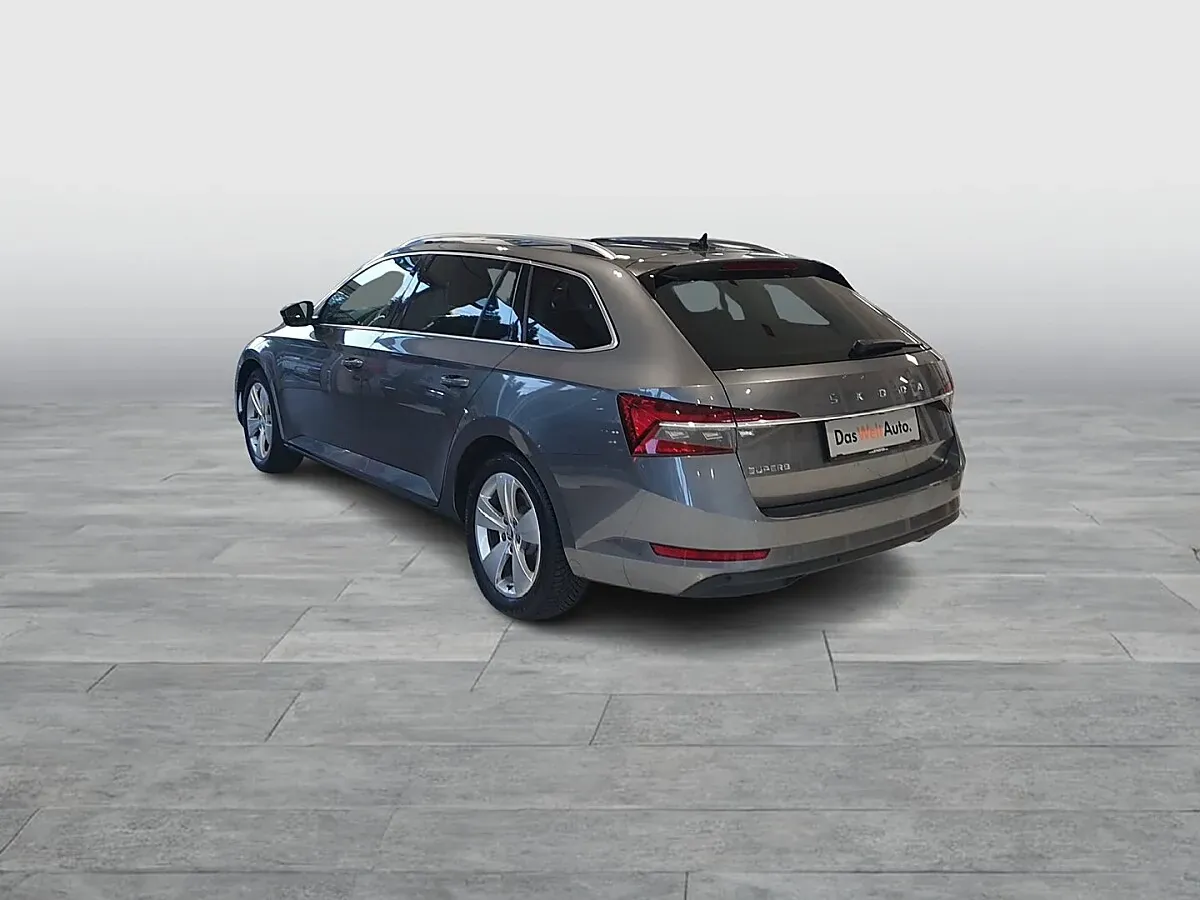 Skoda Superb 2023 photo 3