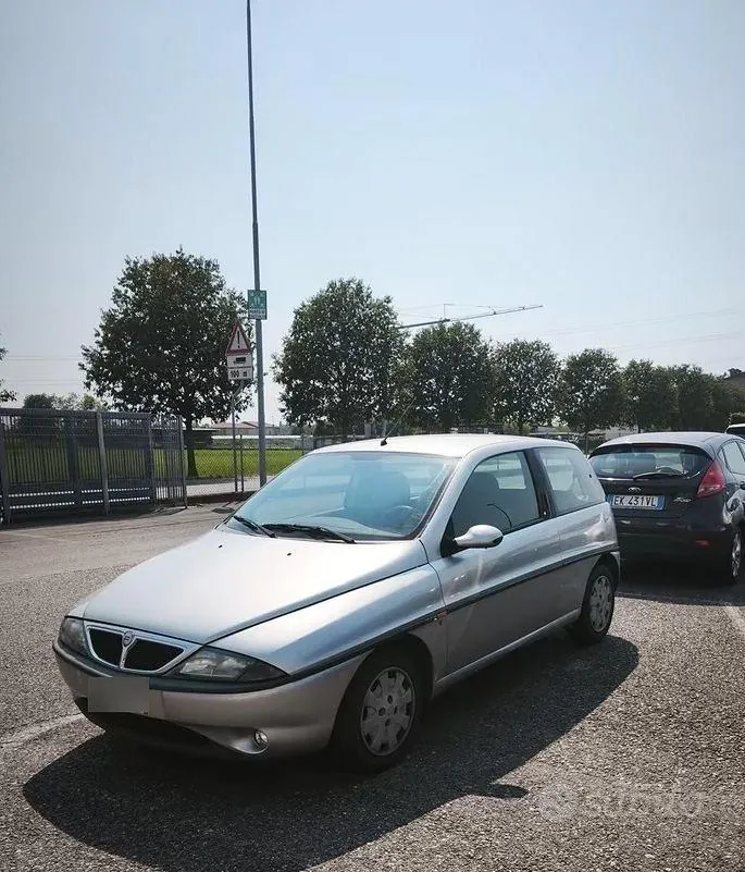 Lancia Y