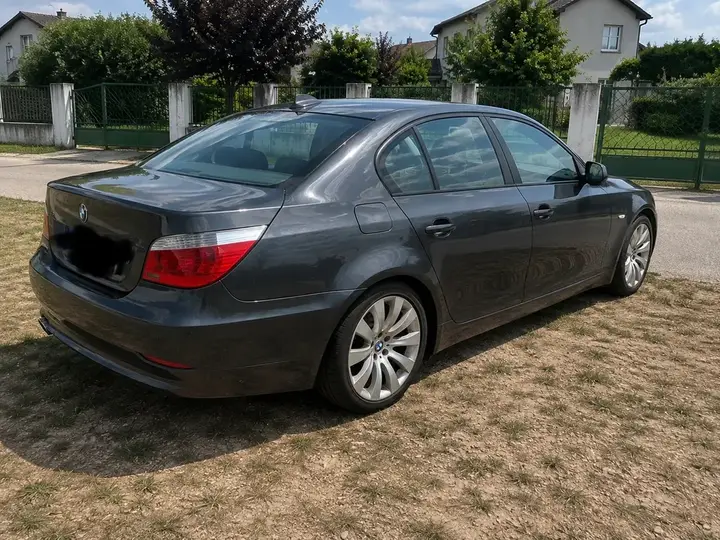 BMW 5 Series 2007 photo 2