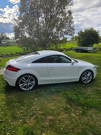 Audi Tt 2012 photo 2
