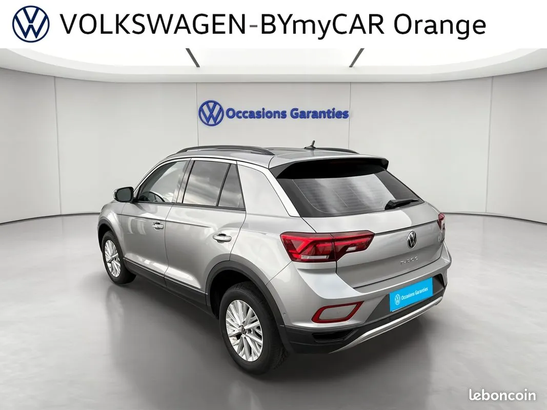 Volkswagen T-Roc 2023 photo 3