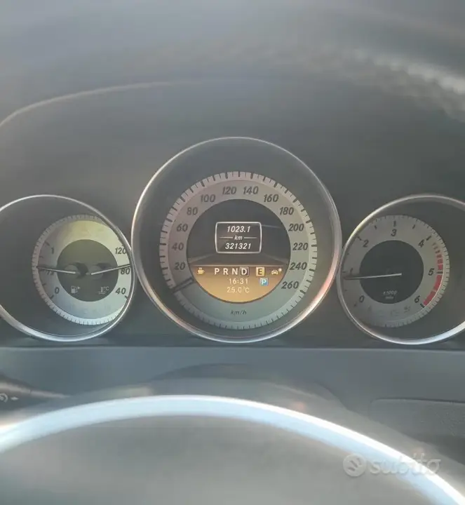 Mercedes-Benz C250 2012 photo 4