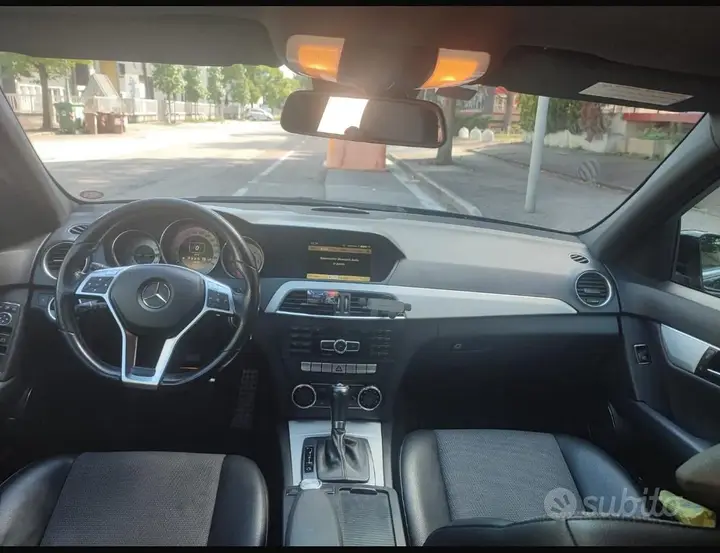 Mercedes-Benz C250 2012 photo 3