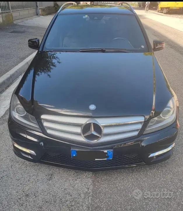 Mercedes-Benz C250 2012 photo 2