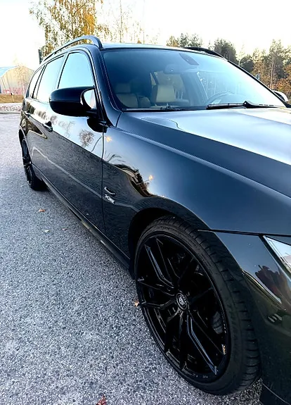 BMW 320D 2009 photo 4